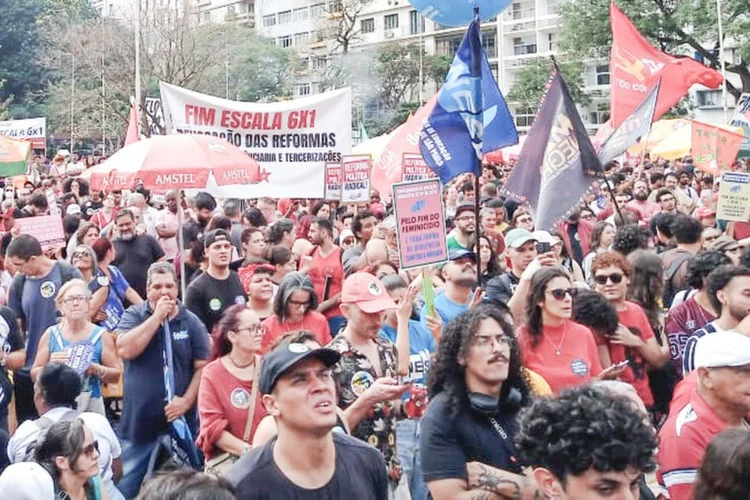 1º de Maio leva protestos às ruas do mundo com críticas à desigualdade e ao trabalho precário