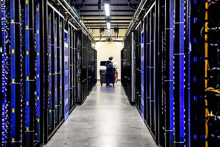 22 dos 27 estados não contam com regras ambientais para data centers, diz estudo