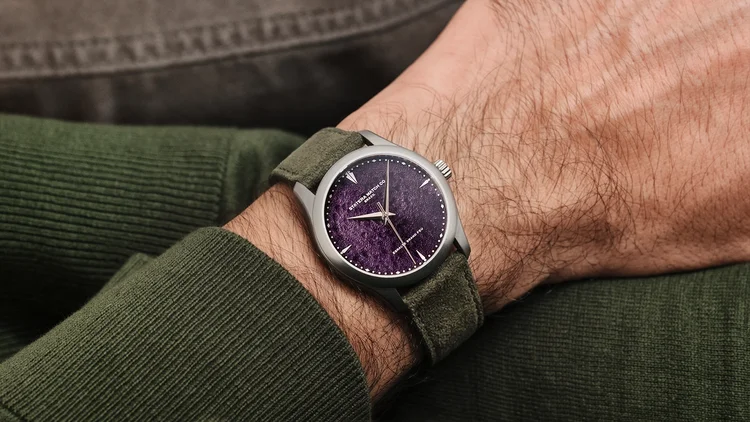 A brasileira Statera apresenta versão de relógio em titânio