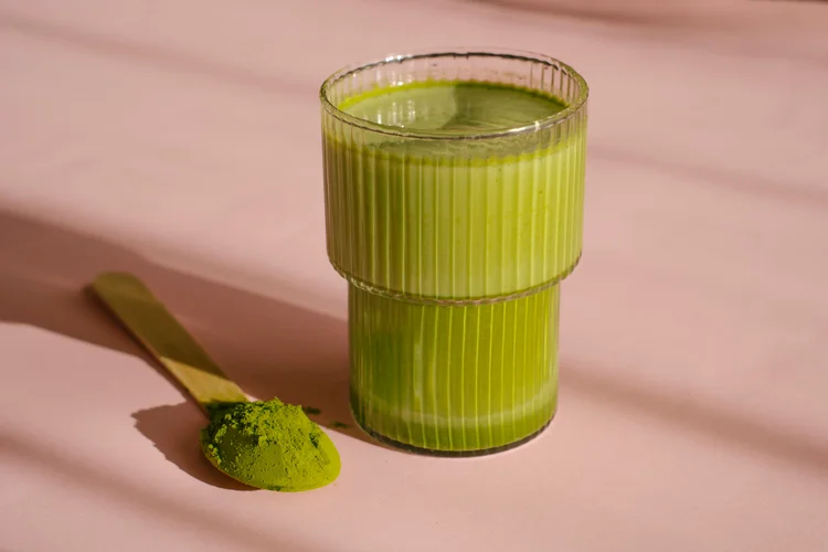 A cafeína do matchá tem o mesmo efeito do café?