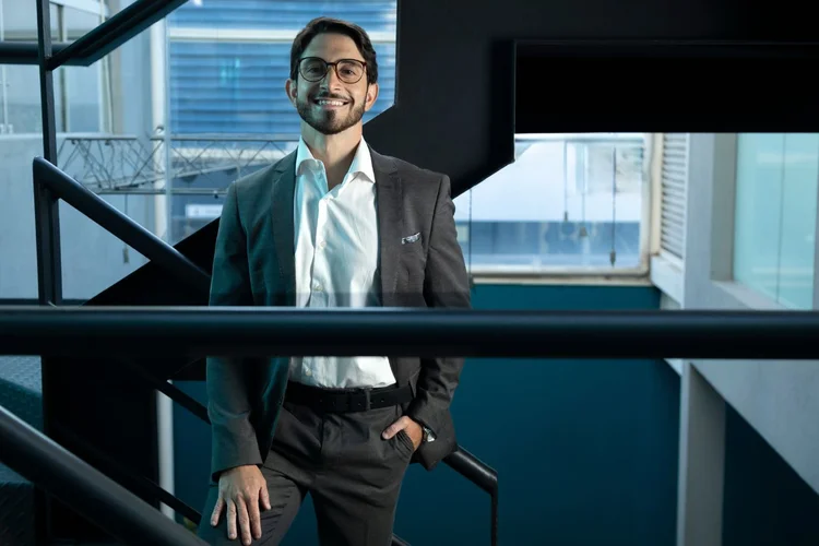 A empresa dele fatura R$ 130 milhões alugando ar-condicionado — e vai dobrar a receita em 2026