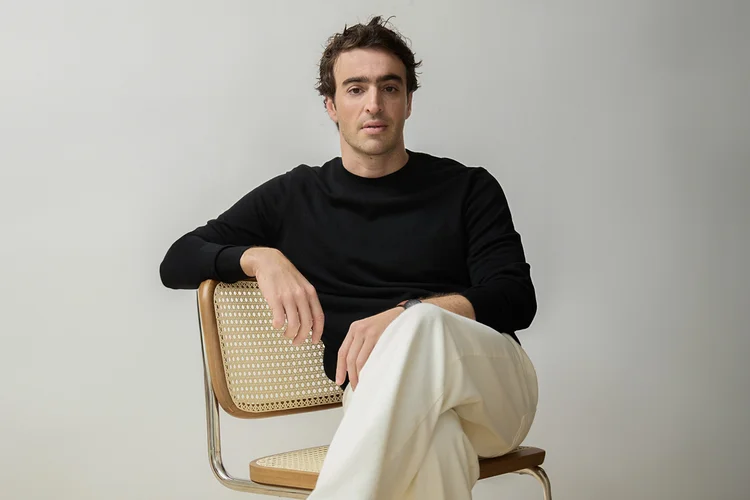 A moda minimalista da Egrey ganha novo endereço em São Paulo