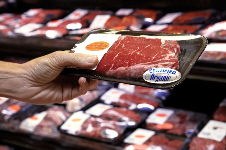 A praga do México que avança nos EUA e ameaça US$ 1,8 bi na carne bovina do Texas