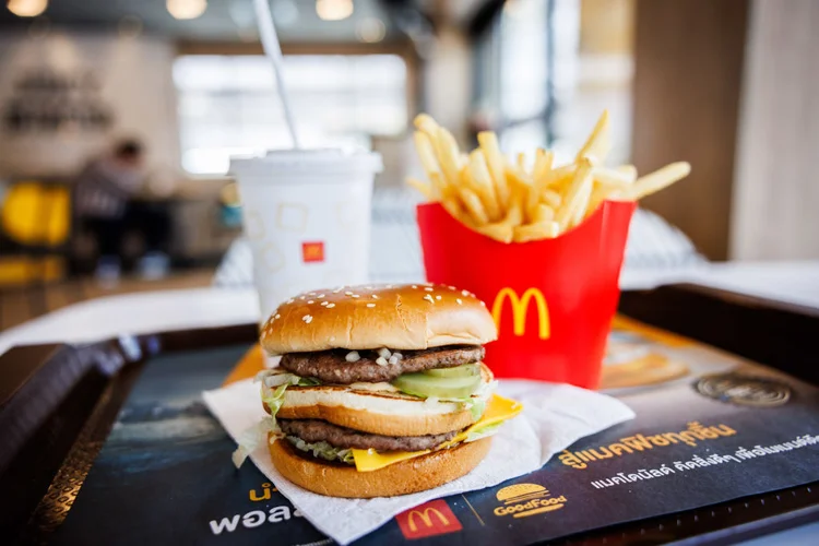 Ação do McDonald’s sobe mais de 3% com lucro acima do esperado no 1º tri