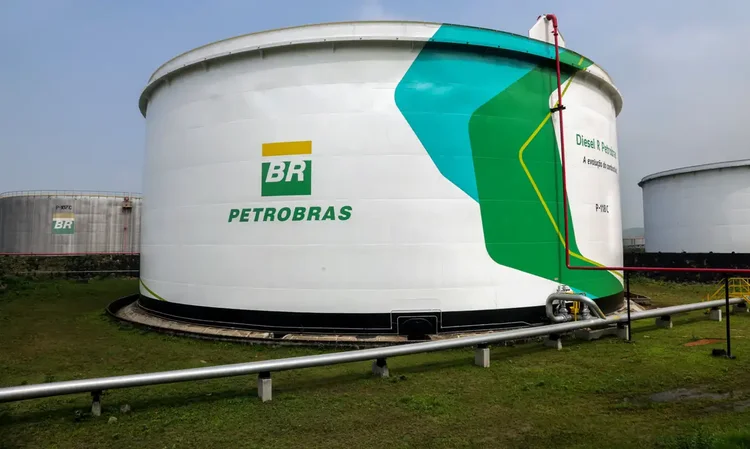 Acionistas da Petrobras aprovam orçamento de R$ 114 bi para 2026, diz jornal