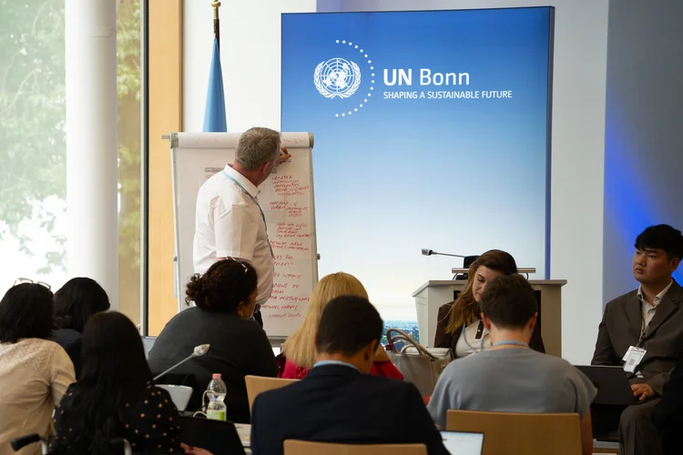 Adaptação fica para depois em Bonn, plástico e finanças na dianteira rumo à COP31