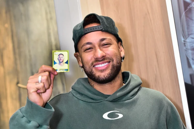 Adesivo exclusivo de Neymar esgota em 2 horas no Mercado Livre
