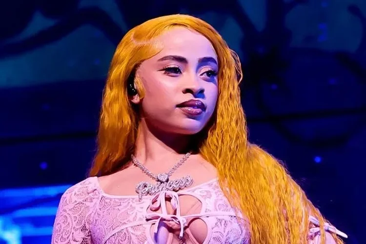 Agressão a rapper vira briga generalizada em loja do McDonald's