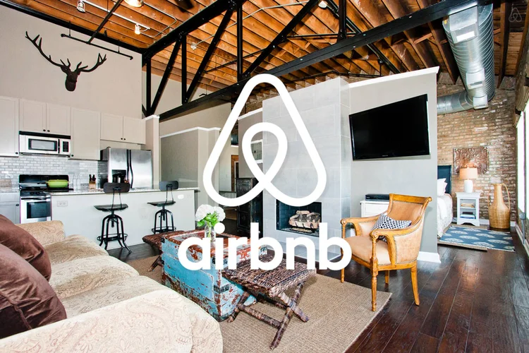 Airbnb amplia negócios para driblar crise. Analistas estão gostando disso