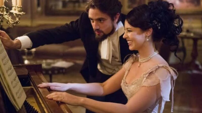 ‘Além do Tempo’: Melissa manipula Felipe a reatar o noivado; veja como