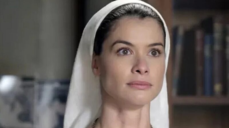 ‘Além do Tempo’: No convento, Lívia dá de cara com Felipe, dando novo rumo ao seu destino