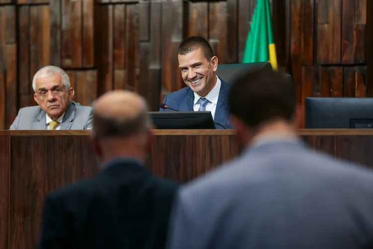 Alerj aciona STF para que presidente da Casa assuma governo interino do Rio