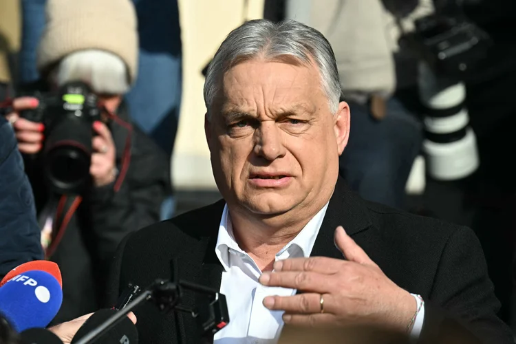 Aliado de Bolsonaro, Orbán reconhece derrota na Hungria