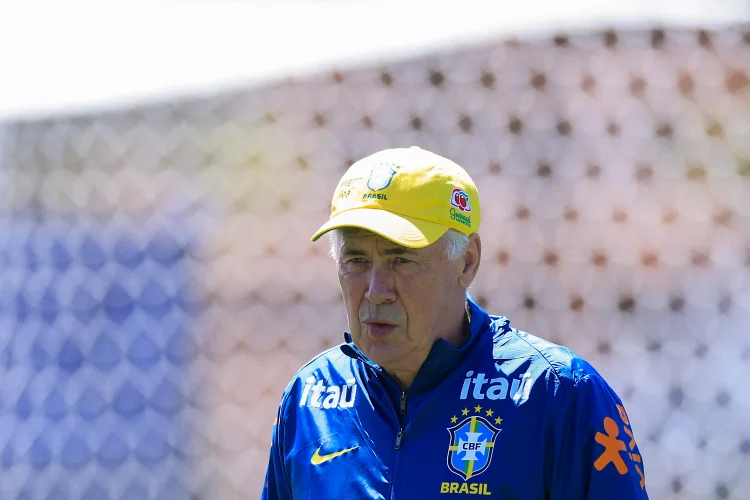 Ancelotti diz ter time da Copa definido e pede calma com a Seleção