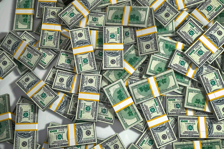 Aos 23 anos, ele já lucrou mais de US$ 1 milhão com ações e hoje trabalha apenas 1h30 por dia