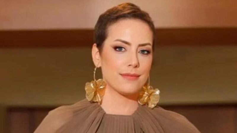 Após câncer, Fabiana Justus revela transtorno que a faz machucar os próprios dedos