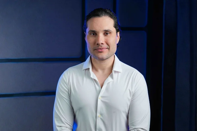 Após exit milionário e best-seller, Arthur Frota lança holding para 'imprimir' startups