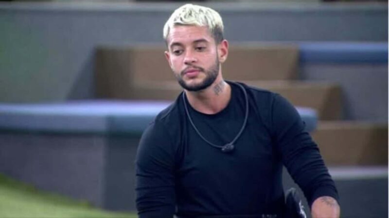 Após retirada de seios, ex-Estrela da Casa exibe novo peitoral na academia: ‘Como é bom…’