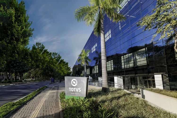 Após tombo na bolsa, Totvs mostra que não quer ficar para trás na corrida da IA