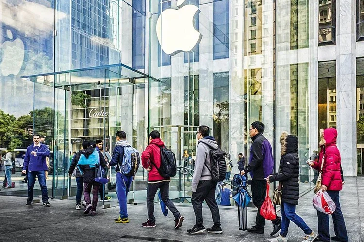 Apple encosta na liderança do mercado de smartphones na China
