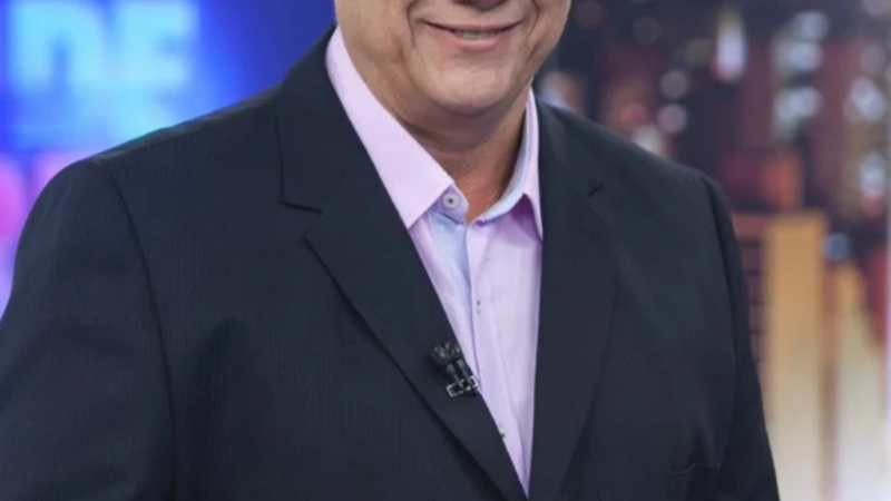 Apresentador teve falência múltipla de órgãos em consequência de câncer brutal