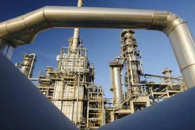 Arábia Saudita aciona oleoduto ocioso para contornar bloqueio em Ormuz