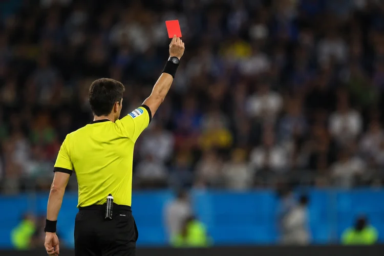 Árbitro tem entrada nos EUA negada e fica fora da Copa do Mundo 2026