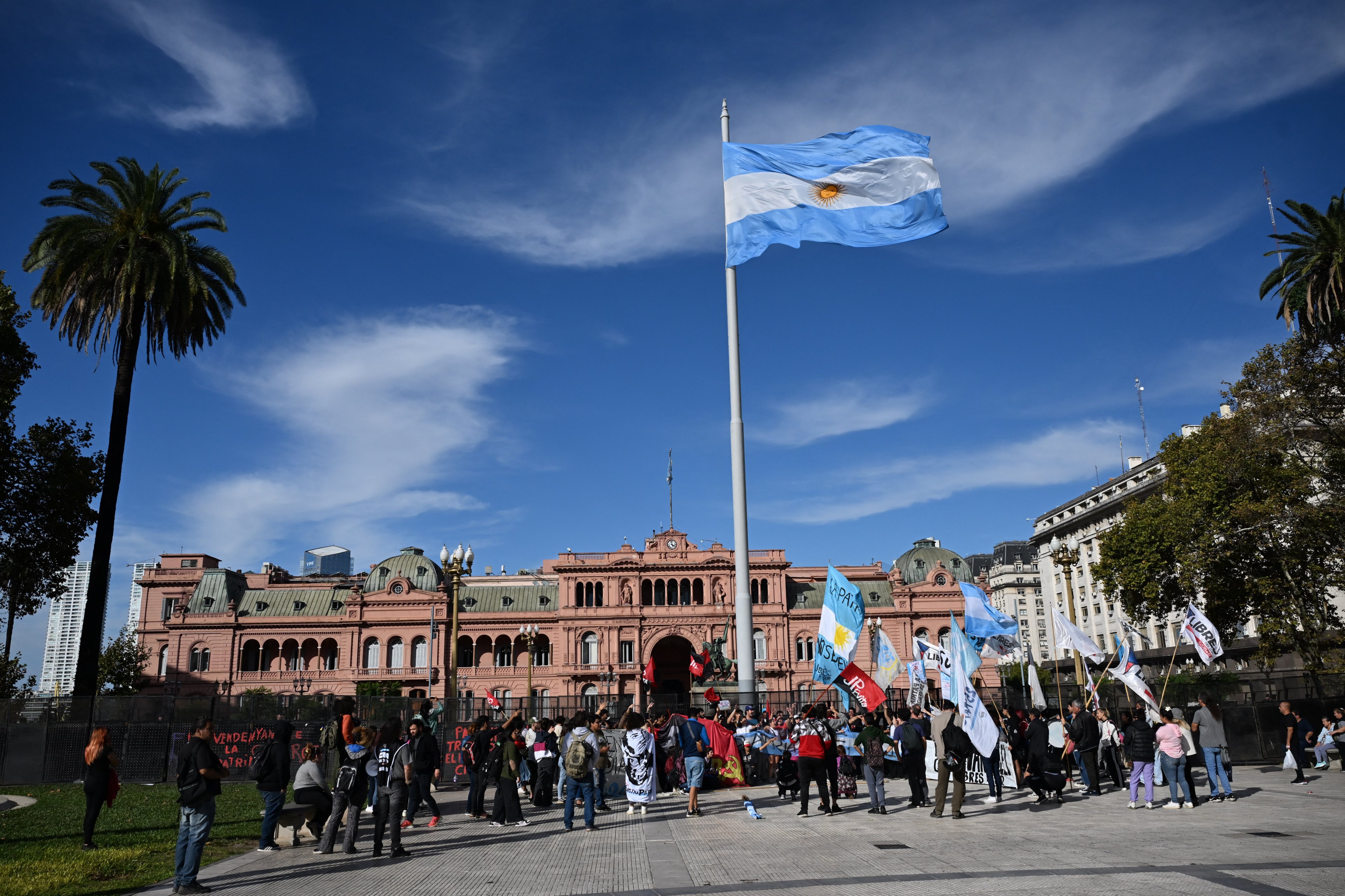 Argentina aprova lei que reduz maioridade penal para 14 anos