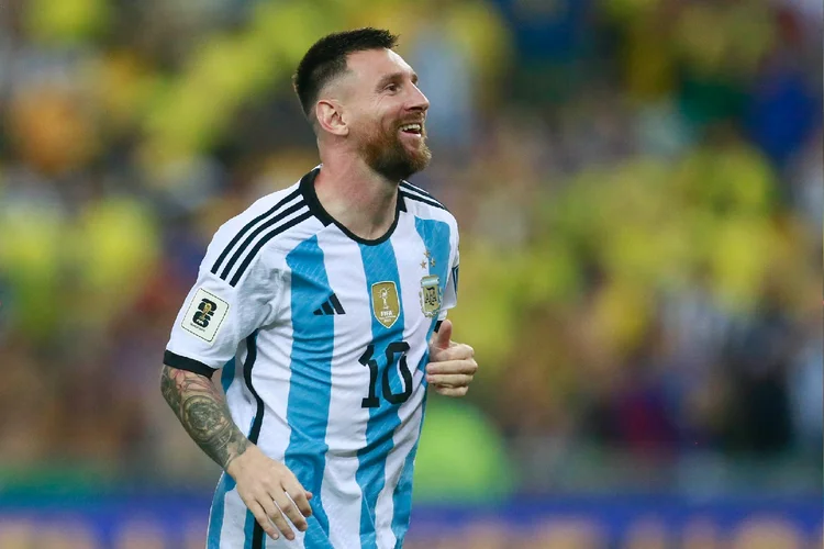 Argentina divulga a pré-lista de jogadores para Copa do Mundo, com Messi, Giay e Flaco