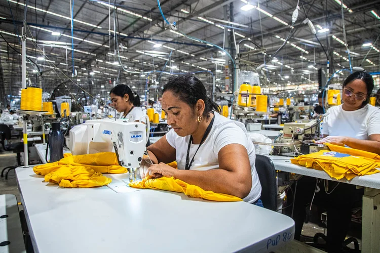 Arrecadação com 'taxa das blusinhas' sobe 25% em janeiro