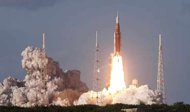 Artemis II: astronautas da Nasa corrigem falha no banheiro da nave Orion
