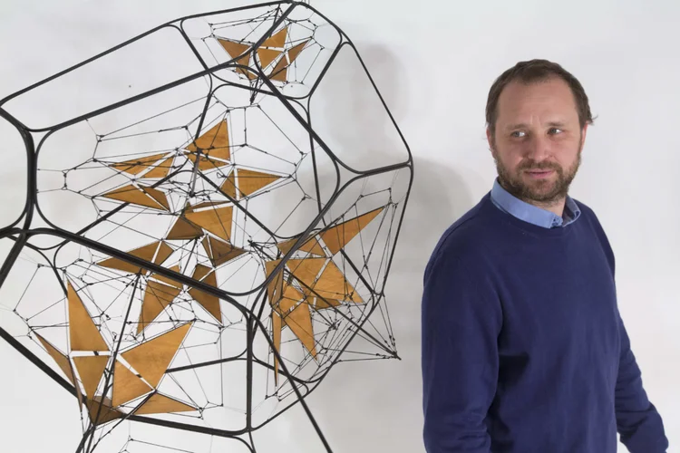 Artista do MoMa assina obra em prédio de luxo nos Jardins, em São Paulo