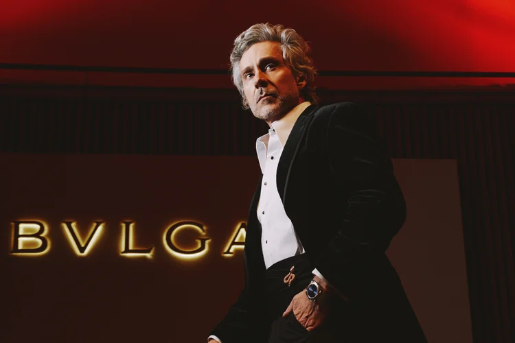 'Artista gosta de inventar': como Alexandre Nero brinca com o luxo no guarda-roupa