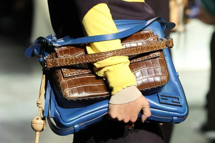 As bolsas de mão ainda fazem sentido no guarda-roupa?