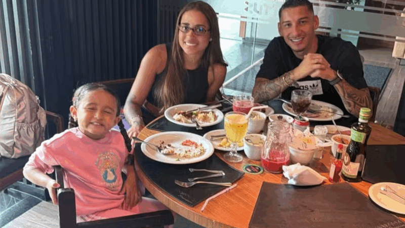 Assumiu? Jogador se declara para MC Loma e a filha: ‘Minha família’