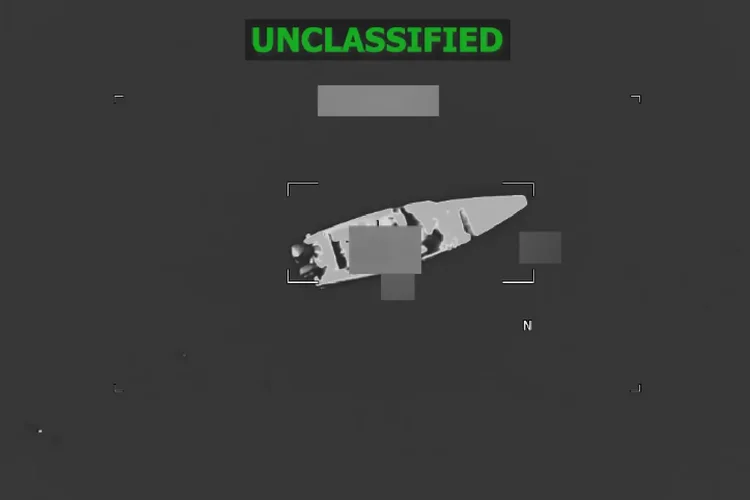 Ataque dos EUA contra embarcação no Caribe deixa três mortos; veja vídeo