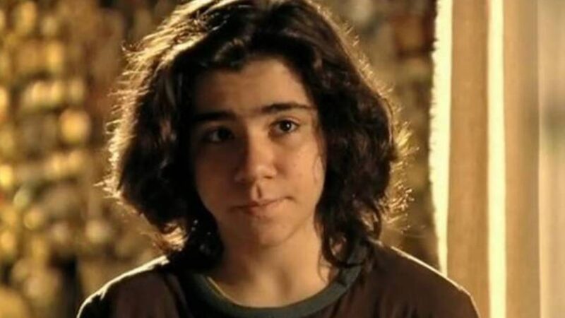 Ator de ‘Avenida Brasil’ cria o filho sozinho após morte trágica da ex-namorada