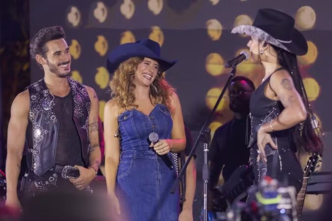 Ator de ‘Coração Acelerado’ é gay e faz extra como drag-queen; veja