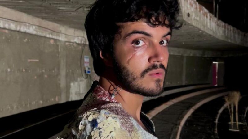 Ator que brilhou como Elvis e Rocky agora assume papel icônico em clássico de Shakespeare