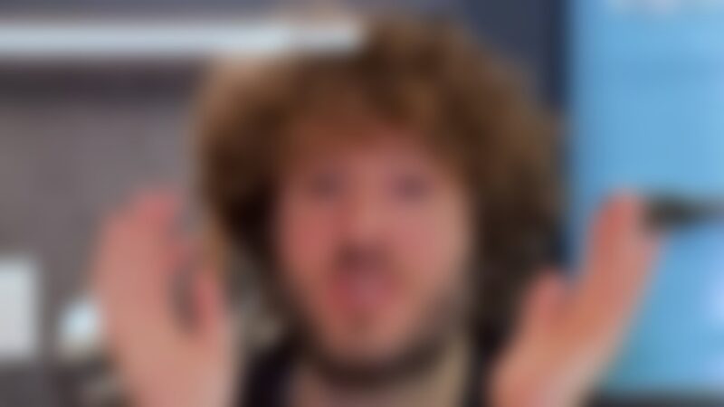 Ator revela sofrer com condição rara e assume: ‘Não consigo…’