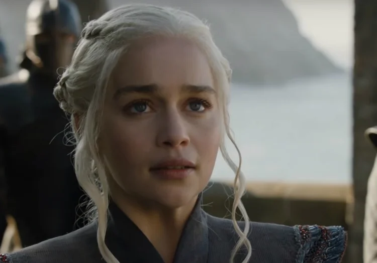 Atriz de 'Game of Thrones' desmente salário milionário: 'Se ganhasse isso, estava em Porsches'