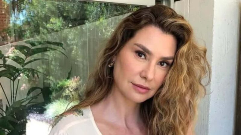 Atriz gata de ‘O Rei do Gado’ choca com corpo fenomenal aos 49 anos