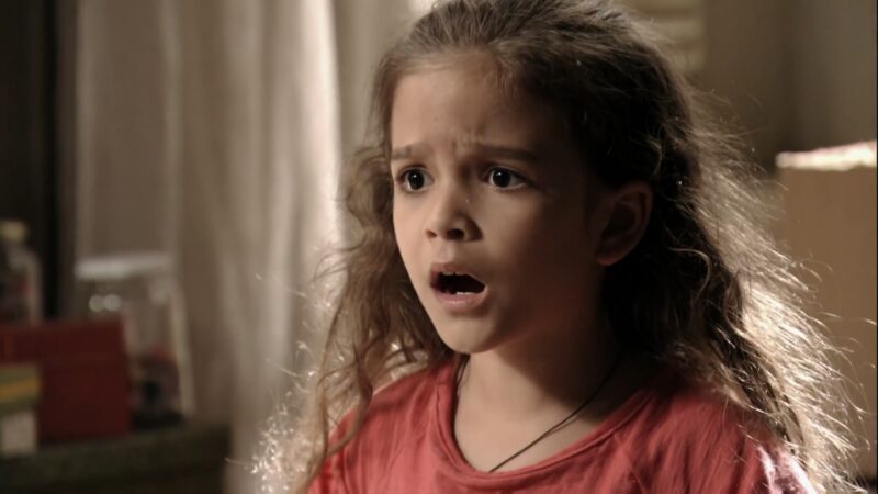 Atriz mirim de Avenida Brasil está com 21 anos e surpreende ao sensualizar de biquíni: ‘Perfeição’