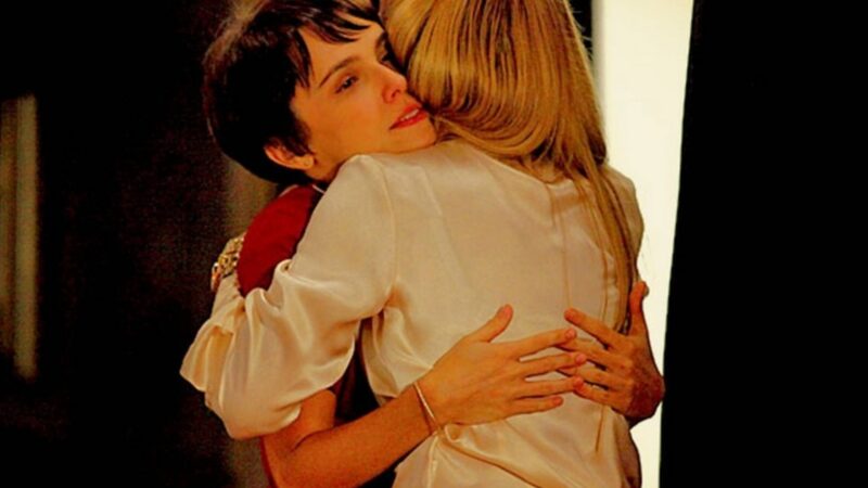 ‘Avenida Brasil’: Após esporros, Carminha deixa Nina intrigada ao querer ser sua amiga