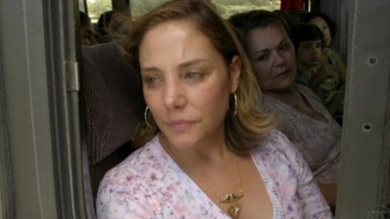 ‘Avenida Brasil’: Monalisa sofre grave acidente e fica entre a vida e a morte