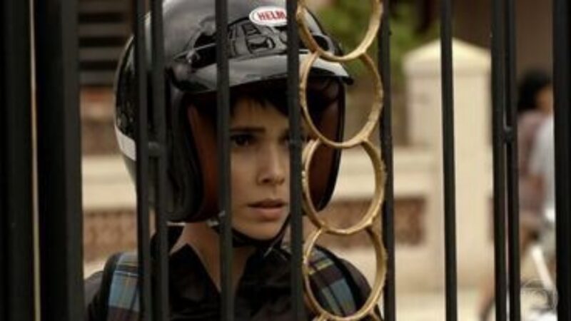 ‘Avenida Brasil’: Nina chega à mansão de Tufão, iniciando uma nova fase em sua trajetória