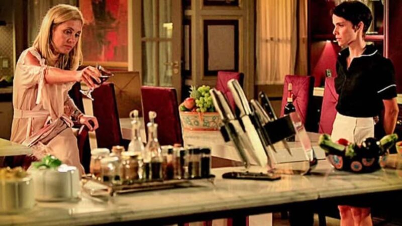 ‘Avenida Brasil’: Nina vira vítima das torturas de Carminha e é humilhada de madrugada