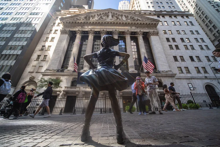 Aversão ao risco derruba Wall Street após dados de emprego e queda das techs