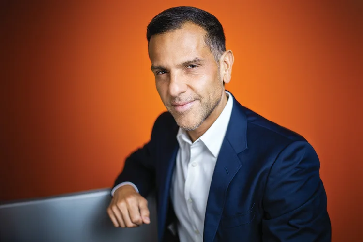 Azzas junta unidades de negócio e coloca Arezzo e Hering sob mesmo guarda-chuva