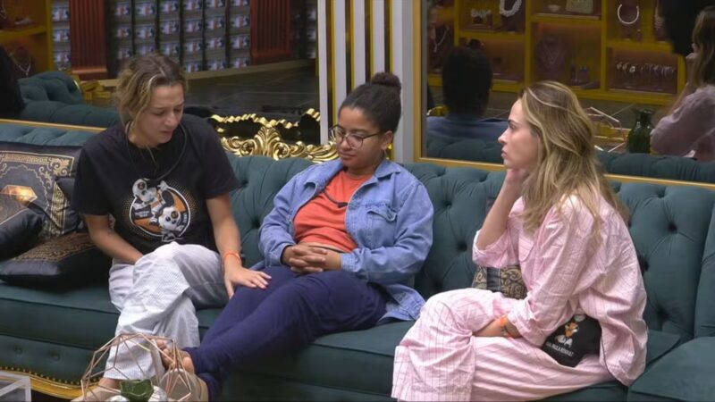 BBB 26: Ana Paula e Milena batem boca por estalecas no mercado do VIP